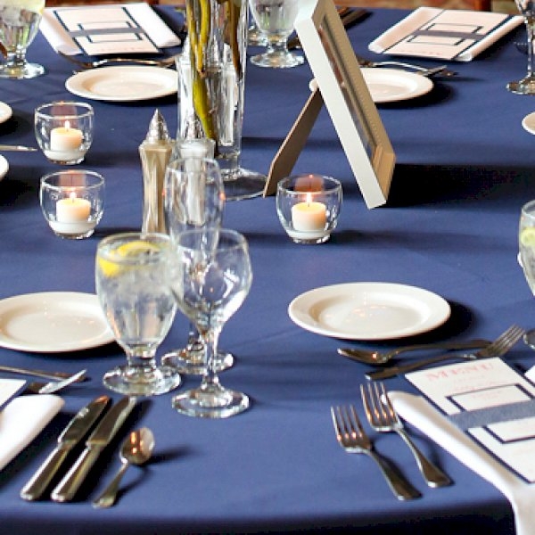 Weddings 2017 - Why Navy Blue Is Enjoying A Revival
